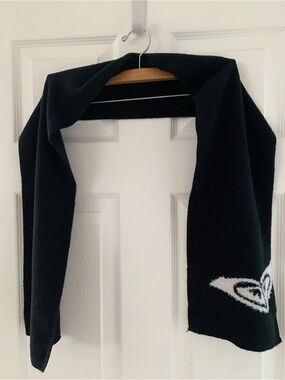 Roxy Black Knit Scarf with Black Heart Reversible Logo